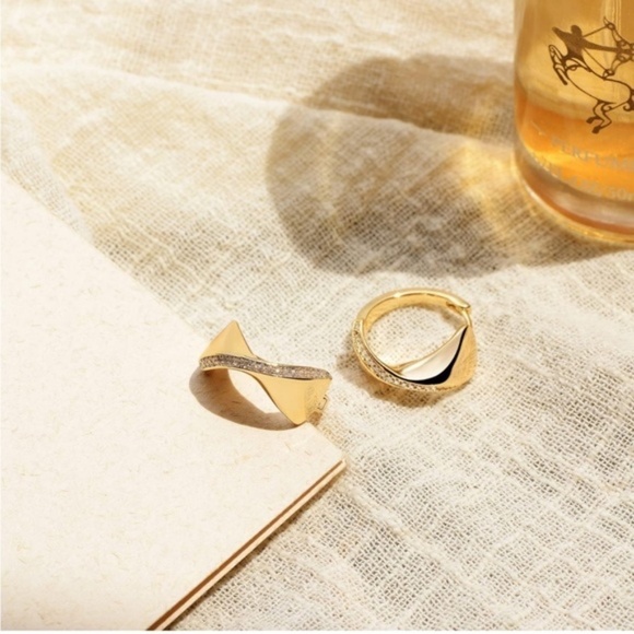 GOLD 14k Gold Plated Geometric Hoop Earrings - Picture 1 of 4